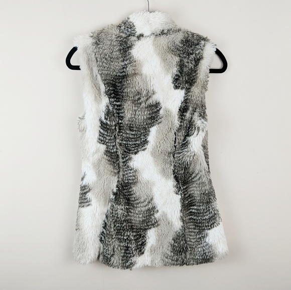 Cabi Aspen Faux Fur Vest winter jacket Great cond - Picture 3 of 3
